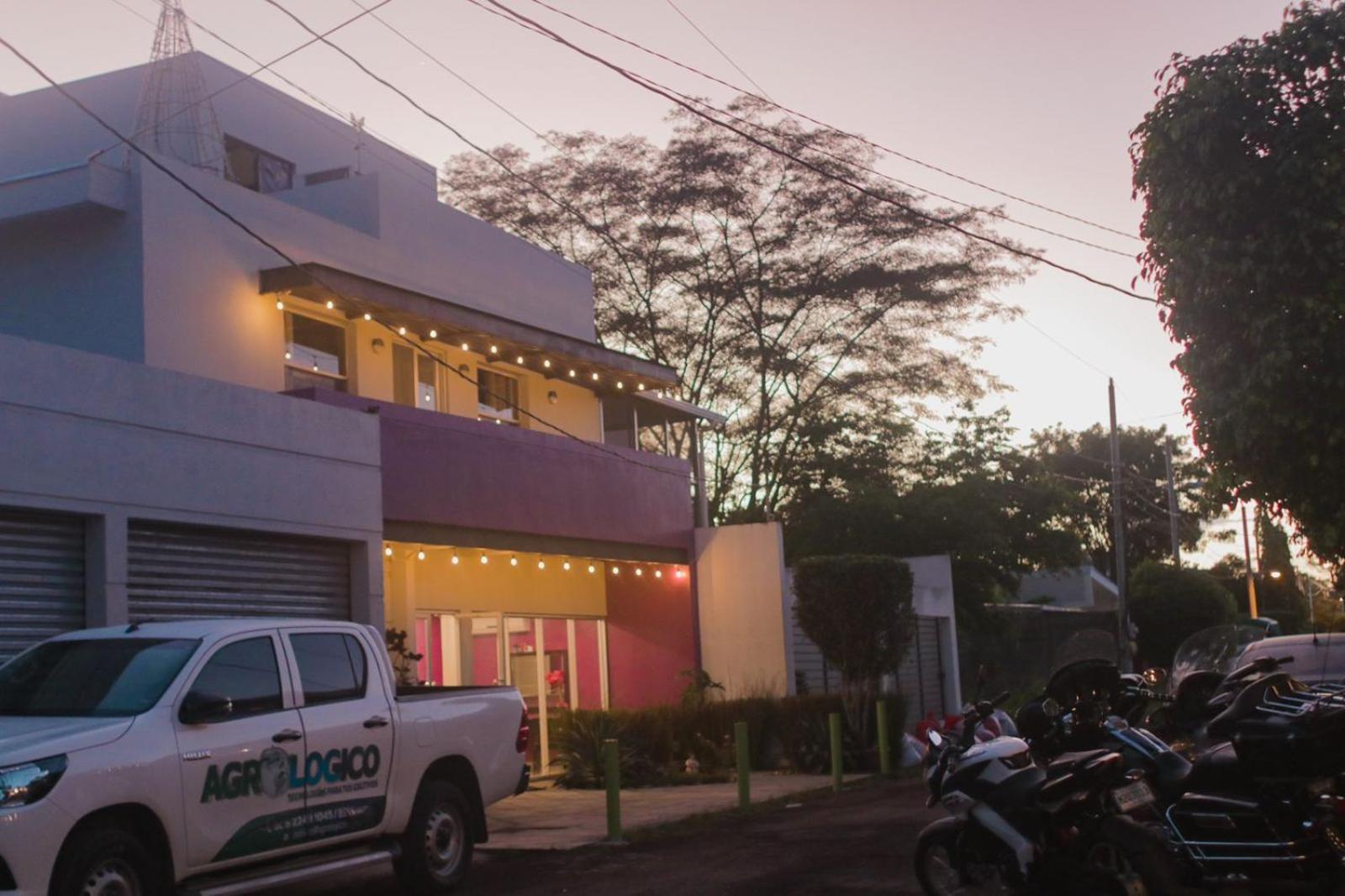 Airport Inn Managua Buitenkant foto