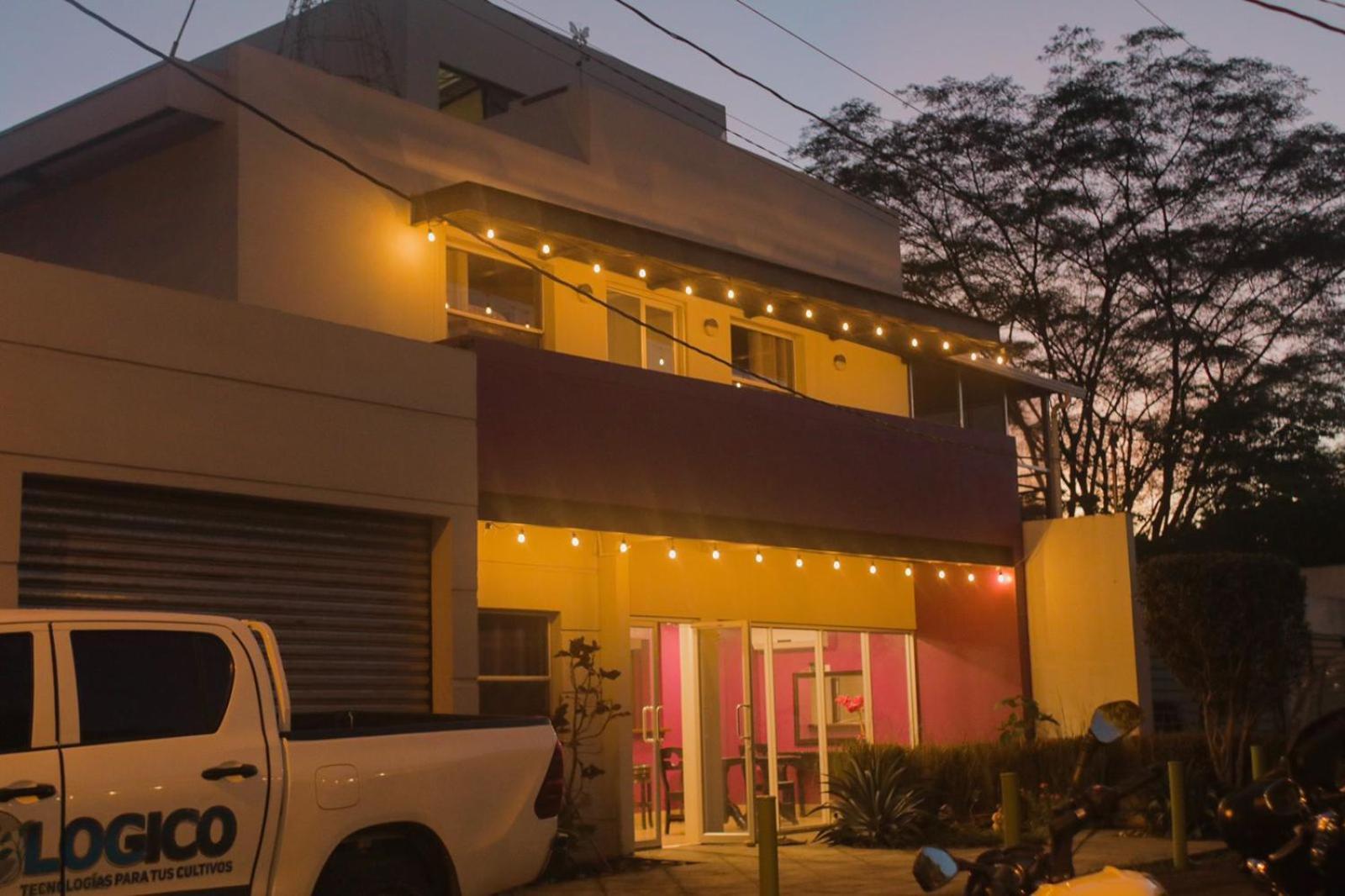 Airport Inn Managua Buitenkant foto